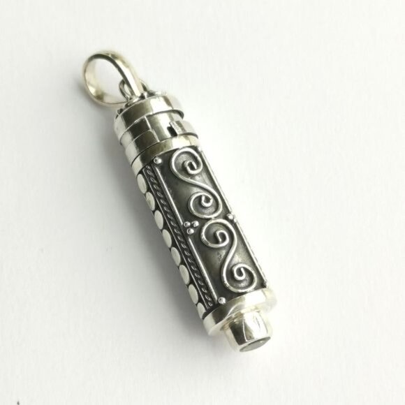 🆕 Sterling Silver Peridot prayer scroll ash box pendant - Picture 2 of 8